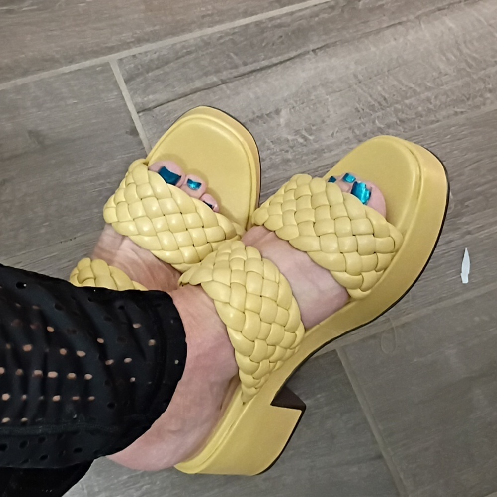 New Seychelles Novelty Women's Leather Butter Yellow Platform Sandals SZ 7.5 - Picture 2 of 15